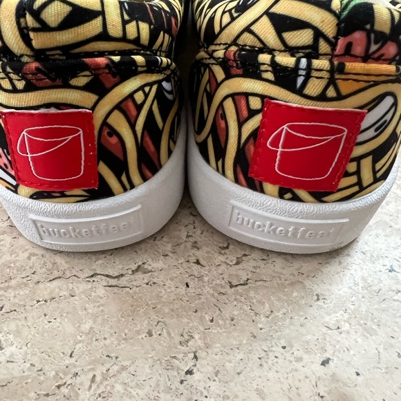Bucketfeet-Ramen Noodles all Over Size 9.5W Women’s Size 8M Mens - Picture 6 of 11